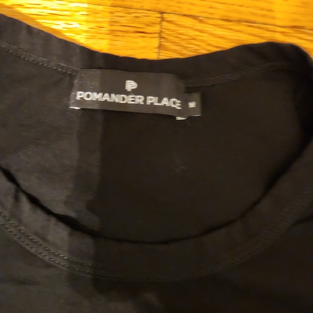 Tuckernuck Pomander Place Black Vesty Long Sleeve Crewneck Size Medium - Picture 6 of 6